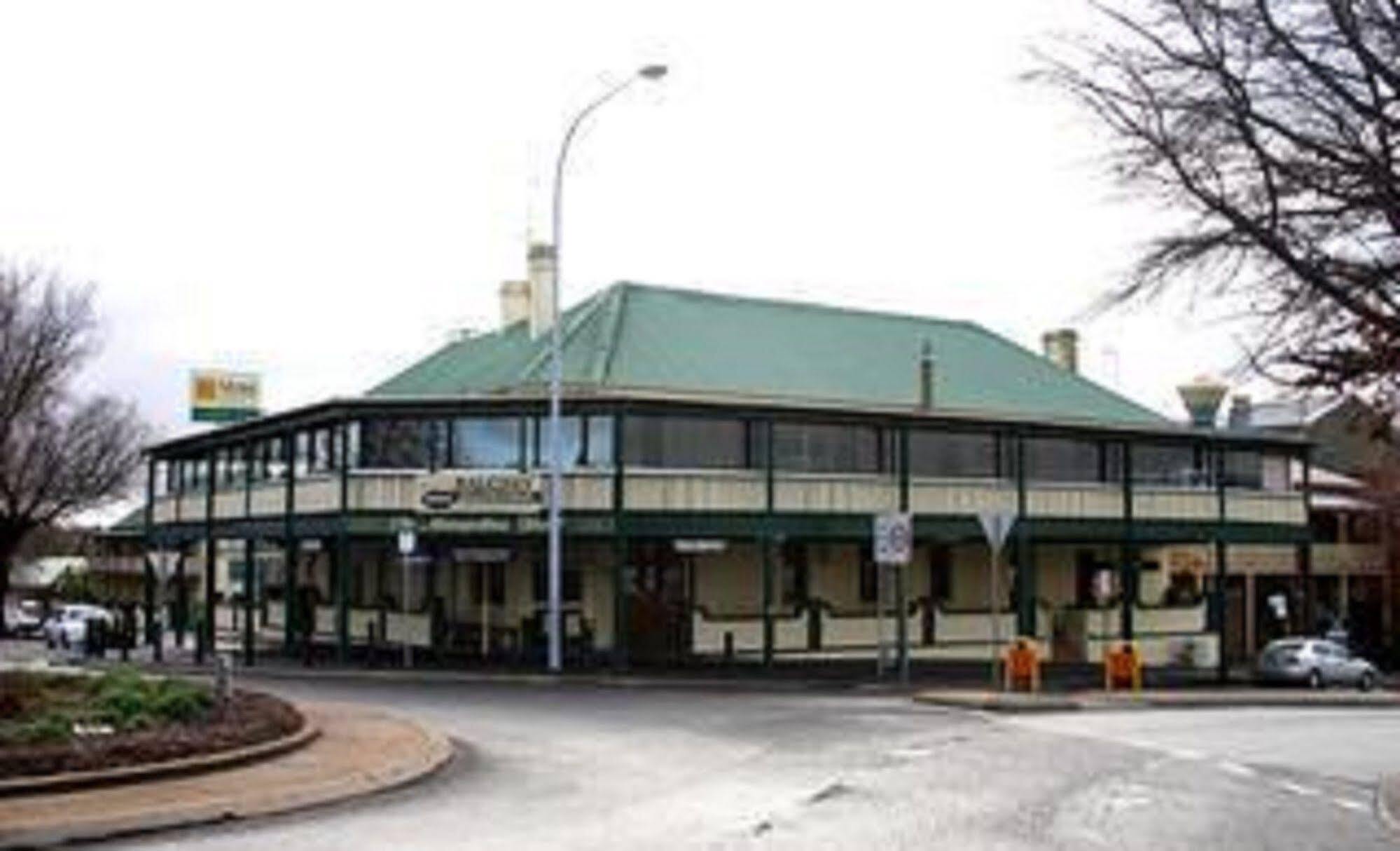 Town Square Motel Orange Exterior photo