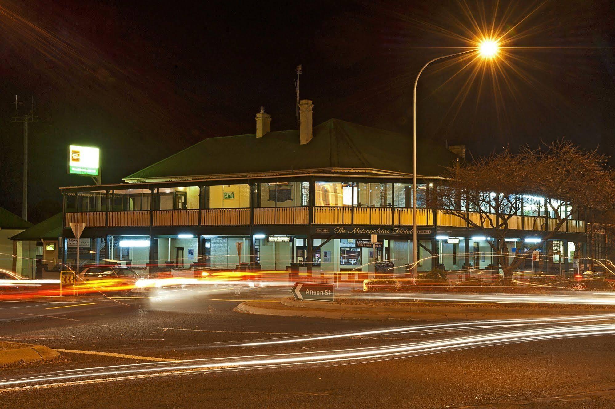Town Square Motel Orange Exterior photo